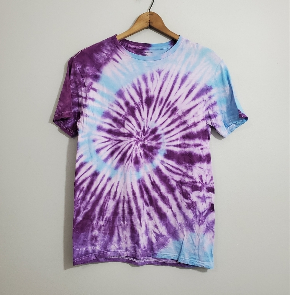 NWOT Custom Spiral Tie Dyed Amazon Tee